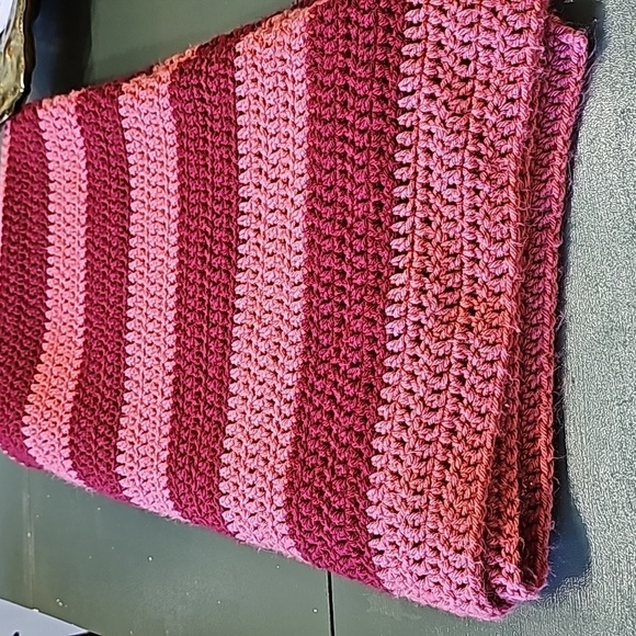 AFGAN, hand-made crochet. Beautifully done. Wine and pink color. Striped. - Picture 4 of 4